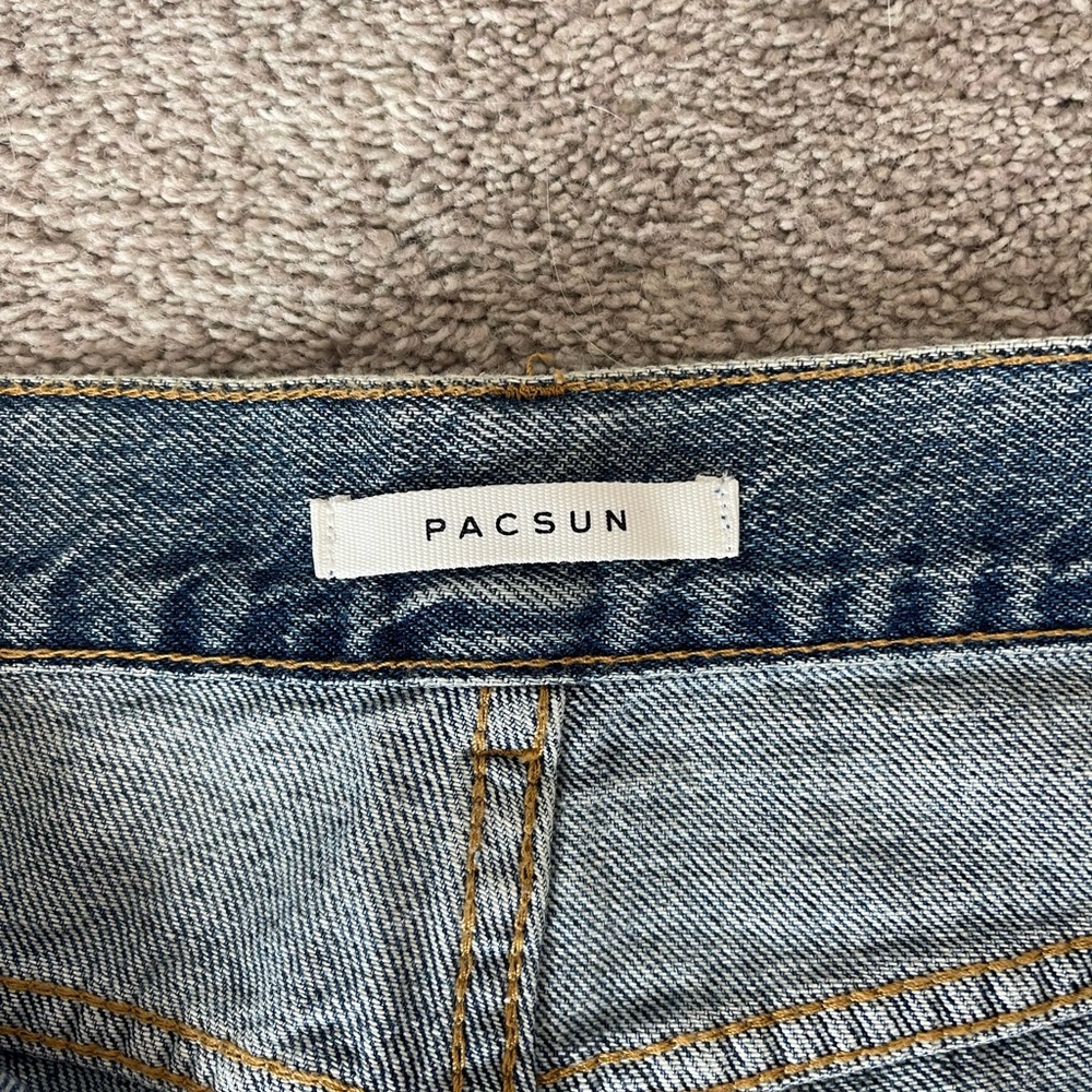 jeans - Picture 2 of 3